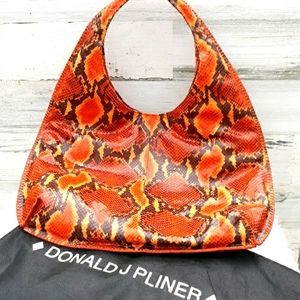 EUC DONALD J PLINER LEATHER BAG